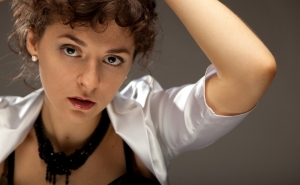 Soprano Finlandesa Olga Heikkilä homenageia António Aleixo com música de Kurt Weill no Cine-Teatro Louletano