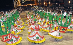 SANTOS POPULARES: QUARTEIRA RECEBE DESFILE DE 8 MARCHAS