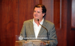 RUI CARDOSO MARTINS  VENCE A 2ª EDIÇÃO DO GRANDE PRÉMIO DE LITERATURA APE/C.M. DE LOULÉ – CRÓNICA E DISPERSOS LITERÁRIOS