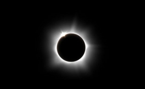 Domingo há eclipse total da Lua, mas «não será muito fácil» vê-lo em Portugal