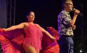 Ezequiel Tomás lidera noite de emoção com Gabriela e Ema no Mercado de Verão de Quarteira