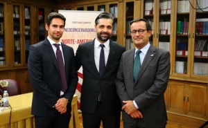 CARLOS SILVA E SOUSA DESLOCOU-SE À ASSEMBLEIA DA REPÚBLICA PARA ASSISTIR A APRESENTAÇÃO DE LIVRO 