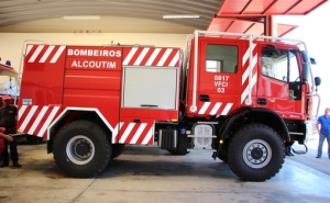 Bombeiros de Alcoutim têm novo Veículo Florestal de Combate a Incêndios