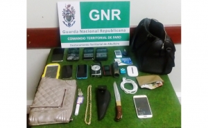 GNR de Albufeira detém grupo indiciado por crimes de roubo