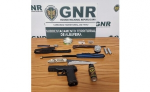 Albufeira – Detido por posse de armas proibidas