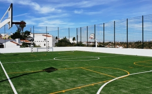 A Escola Básica de Estômbar tem um renovado campo de jogos e recreio 