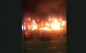 Incêndio de grandes dimensões deflagra em bar de Vilamoura