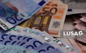 Covid-19: Ministros da UE discutem hoje suspensão inédita de regras orçamentais