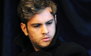 Entrevista Ricardo Neves-Neves – Encenador natural de Quarteira traz a Loulé a peça «Menos Emergências»