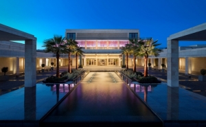 Anantara Vilamoura apresenta exposição de Glen Hague