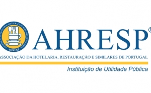 40% das empresas da restauração e bebidas e 25% do alojamento turístico já despediram trabalhadores desde o início da crise pandémica 