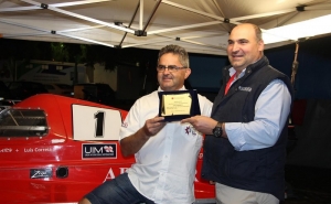 AMBIFARO HOMENAGEOU CAMPEÃO NACIONAL DE MOTONÁUTICA