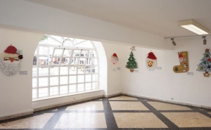 «ENFEITES DE NATAL RECICLADOS» EM EXPOSIÇÃO NA GALERIA PINTOR SAMORA BARROS