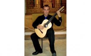 Josué Nunes à guitarra no “Música nas Igrejas”