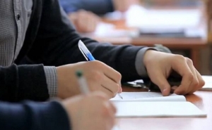 Ensino secundário: apenas 6,7% dos alunos aprendem duas línguas na escola