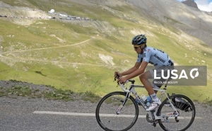 Covid-19: Alberto Contador leiloa bicicleta das voltas a Itália e França em 2011