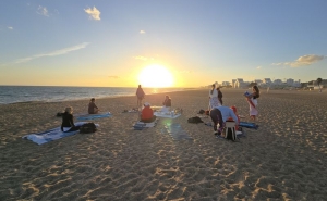 Encontro de Mulheres na Praia do Forte Novo: Ritual da Lua Cheia em Peixes 