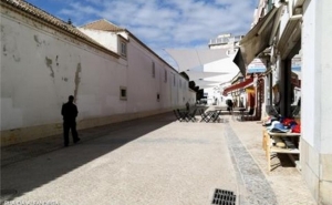 MUNICÍPIO DE FARO REQUALIFICA RUA DA IGREJA, EM MONTENEGRO