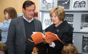 LÍDIA JORGE MARCOU PRESENÇA NO 10.º ANIVERSÁRIO DA BIBLIOTECA MUNICIPAL