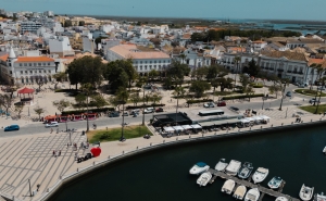MUNICÍPIO DE FARO INICIA PROCESSO DE ARTICULAÇÃO  COM PARCEIROS PARA MELHORAR RECOLHA DE RESÍDUOS  E LIMPEZA NO ESPAÇO URBANO 
