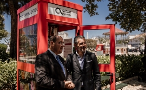 Faro tem a partir de hoje espaço de leitura criado em antiga cabine telefónica