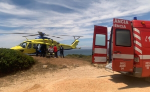 Resgatadas quatro pessoas na praia de Odeceixe em Aljezur