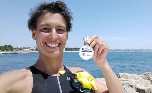 Atletas nadam para apoiar a Alzheimer Portugal