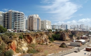 Custos de construção de habitação nova sobem em setembro, menos no Alentejo e Algarve