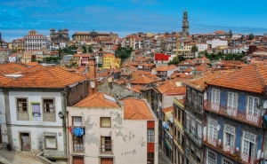 CE reforça alerta sobre preços das casas em Portugal - e como outros países combatem a crise da habitação