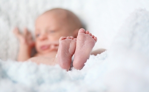 Mãe italiana de prematuro nascido em Faro promete regressar ao hospital que o salvou