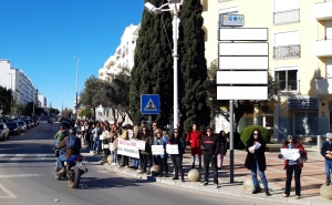 Greve: «Cordão humano» em Olhão em luta pela educação 