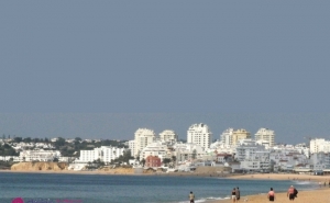 Câmara leva idosos e reformados a passear à praia