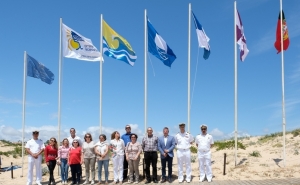 BANDEIRA AZUL, QUALIDADE DE OURO E PRAIA ACESSÍVEL HASTEADAS NO CONCELHO DE LOULÉ