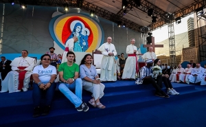 Algarvios escutaram ontem do papa Francisco convite a serem «construtores de pontes»