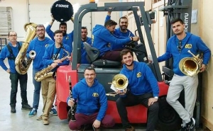 Al Fanfarre convida a todos «a ficar em Casa» com vídeo 