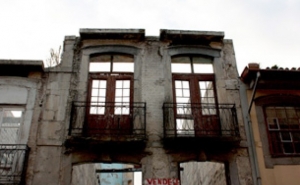 Municípios passam a ter acesso aos contratos de água e luz para cobrar IMI mais alto