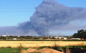 Bombeiros dominam uma frente do fogo em Faro e outra continua ativa 