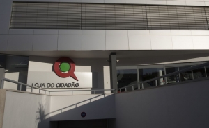 Alargamento de horários permitiu mais cerca de 130 mil atendimentos nas lojas e espaços cidadão