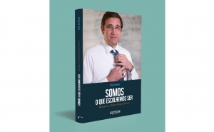 Cristóvão Norte apresenta biografia de Pedro Passos Coelho em Faro