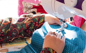 LOULÉ CRIATIVO E CEARTE PROMOVEM FORMAÇÃO CERTIFICADA  EM COSTURA