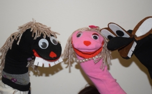 WORKSHOP DE CONSTRUÇÃO DE FANTOCHES DE MEIA NA BIBLIOTECA DE LOULÉ