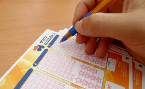 Escolha aleatória de números pode aumentar probabilidades de ganhar no Euromilhões