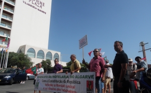 VIGÍLIA DE SOLIDARIEDADE COM OS TRABALHADORES DO HOTEL CROWNE PLAZA VILAMOURA