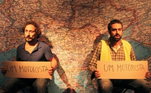 CINE-TEATRO LOULETANO APRESENTA ESPETÁCULO «VIAJANTES SOLITÁRIOS» A BORDO DE CAMIÃO TIR