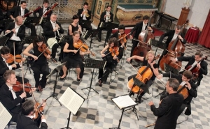ORQUESTRA CLÁSSICA DO SUL APRESENTA MÚSICAS DE NATAL EM QUARTEIRA