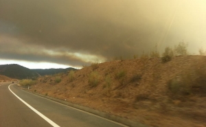 Difícil acesso e forte vento complicam combate ao fogo em Silves 