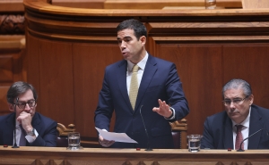 Nova versão de lei de estrangeiros aprovada por PSD, CDS-PP, Chega, IL e JPP