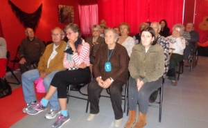 Junta de Freguesia proporciona  uma tarde diferente a duas dezenas de idosos do Centro de Apoio de Ferragudo continuando a potenciar as associações locais