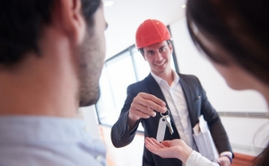 Vais comprar casa? Conselhos na hora de contratar uma agência imobiliária