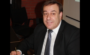 «À Conversa com»…Mendes Bota na Feira do Livro de Portimão